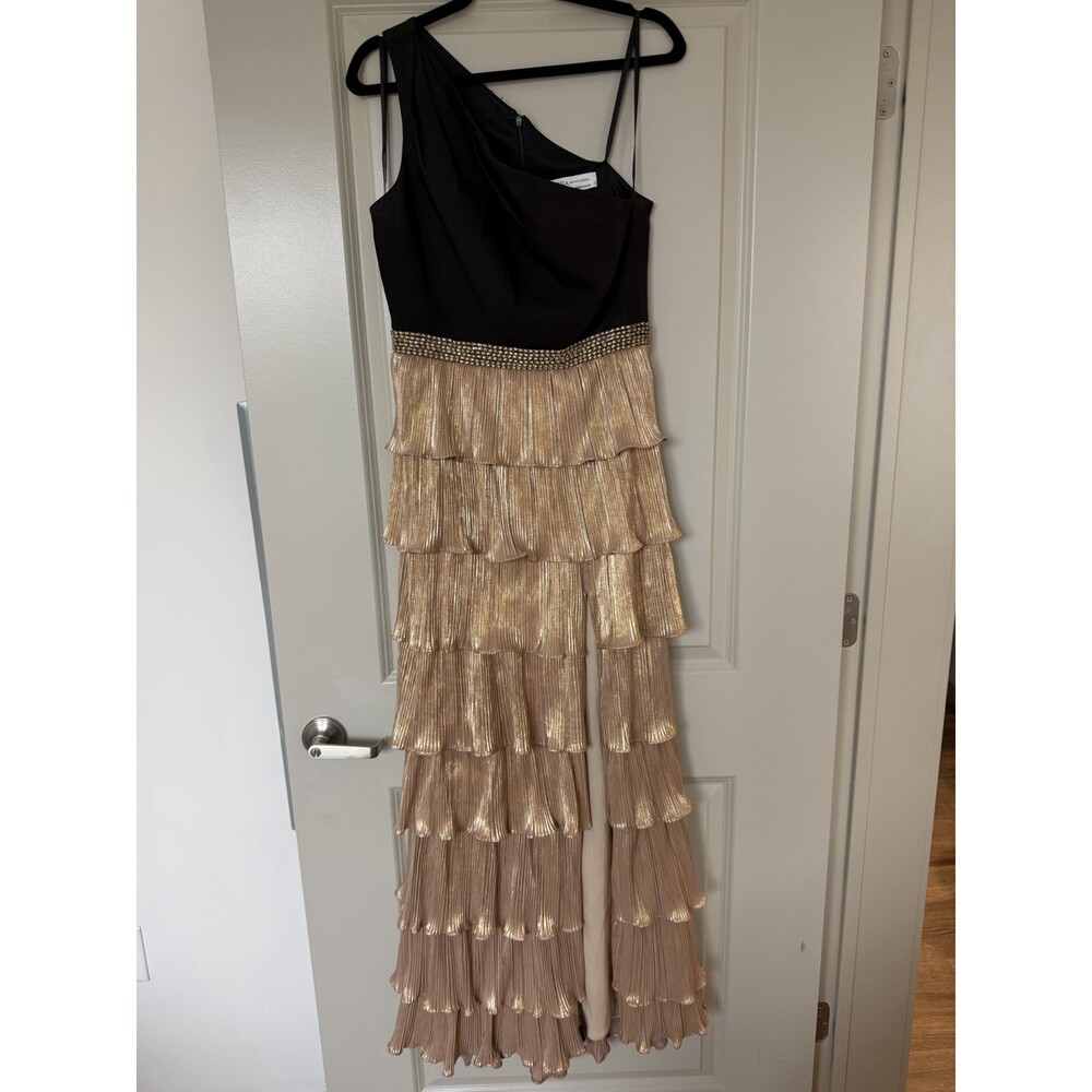Ieena for Mac Duggal Black and Gold One-Shoulder Ruffle Tiered A-Line Gown Sz 6 - Picture 4 of 10